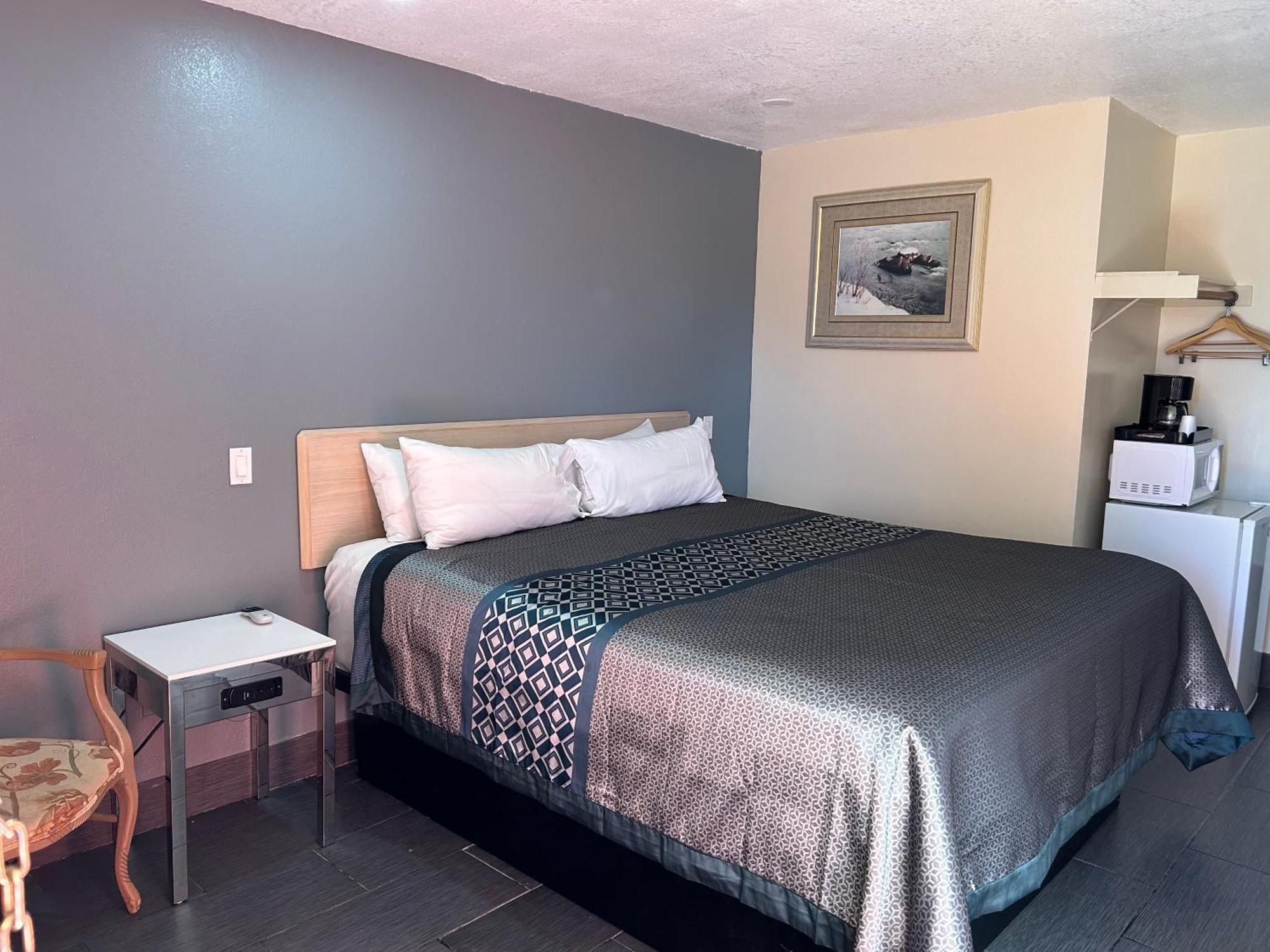 California Inn Hotel And Suites Adelanto Us 395 Buitenkant foto