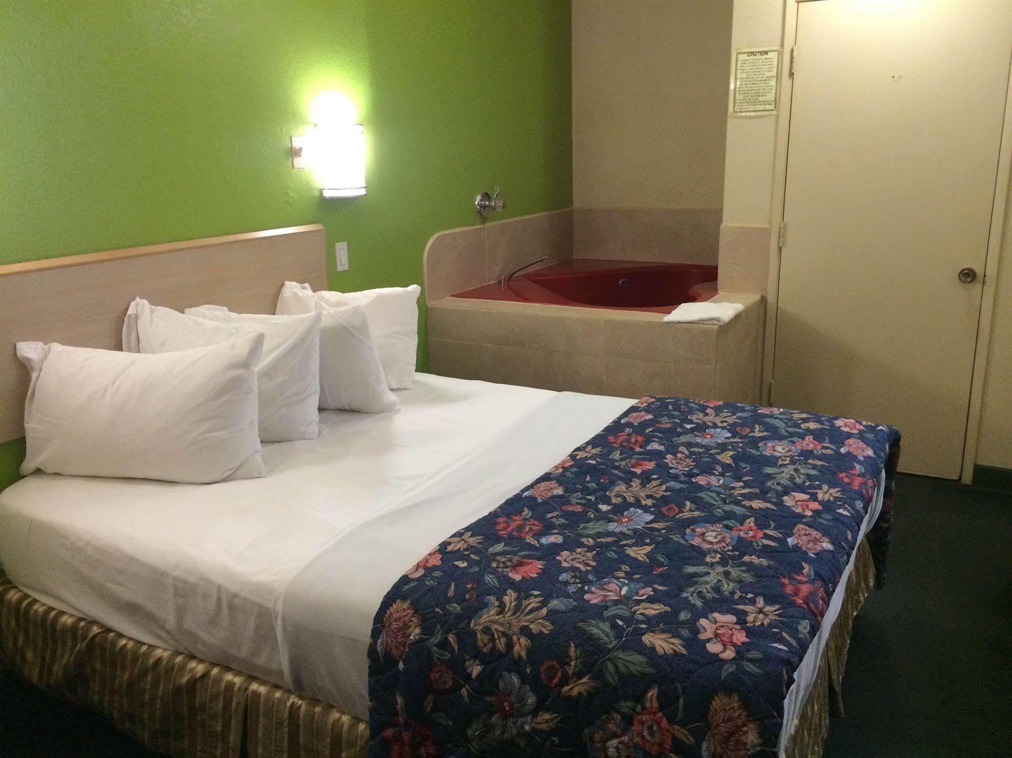 California Inn Hotel And Suites Adelanto Us 395 Buitenkant foto